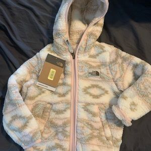 New NorthFace Girls 3T hoodie/jacket